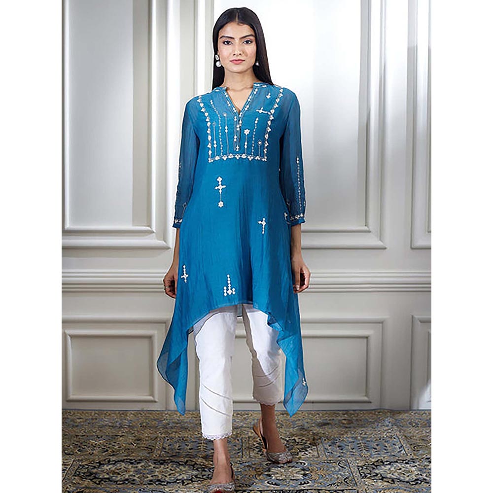 MANDIRA WIRK Women Chanderi Blue Kurta with Pant