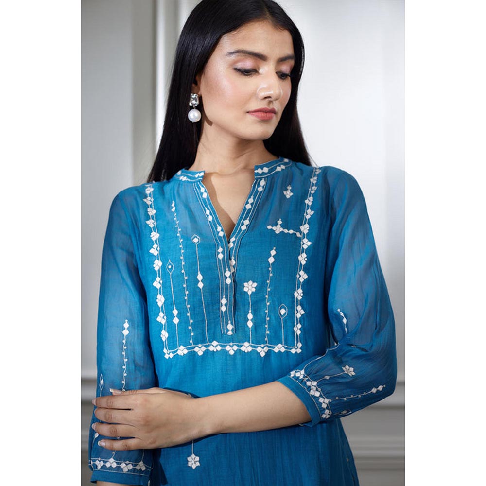 MANDIRA WIRK Women Chanderi Blue Kurta with Pant