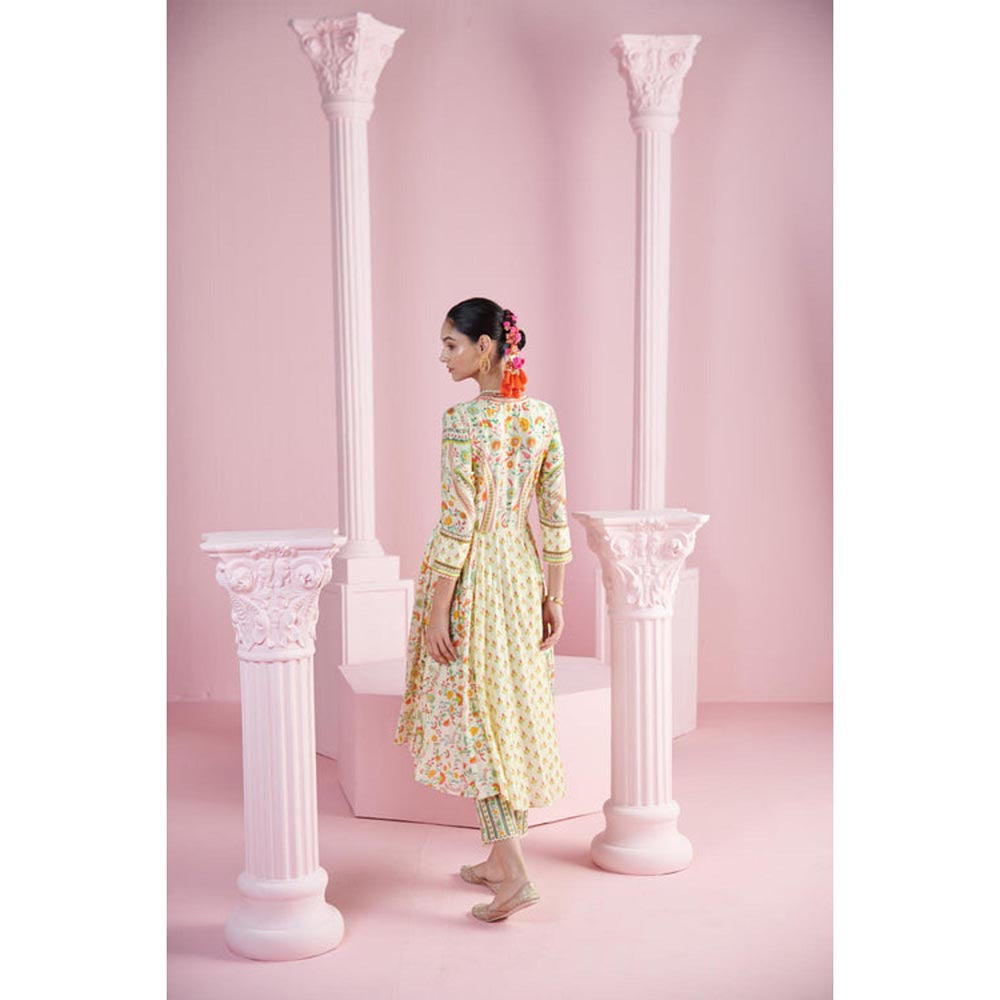 MANDIRA WIRK Women Chanderi Yellow Kurta with Pant and Dupatta