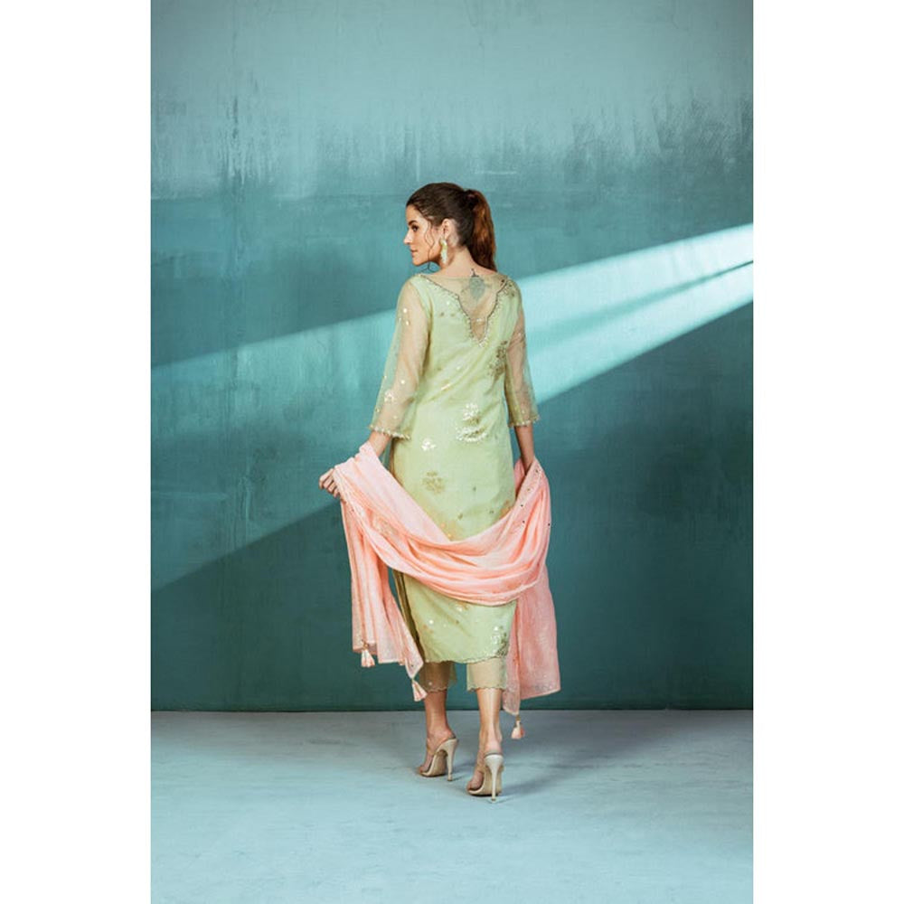 MANDIRA WIRK Women Chanderi Green Kurta with Pant and Dupatta