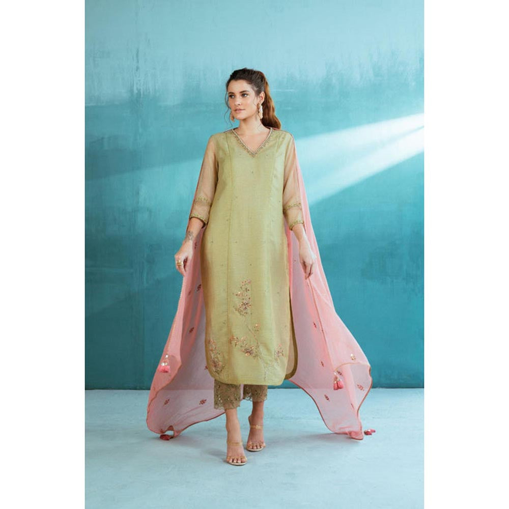 MANDIRA WIRK Women Chanderi Green Kurta with Pant and Dupatta