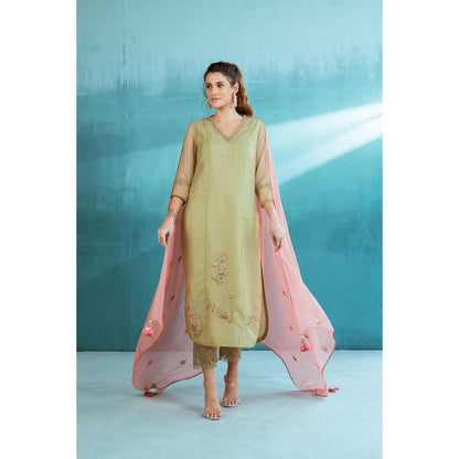 MANDIRA WIRK Women Chanderi Green Kurta with Pant and Dupatta