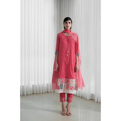 MANDIRA WIRK Women Chanderi Pink Kurta with Pant and Dupatta