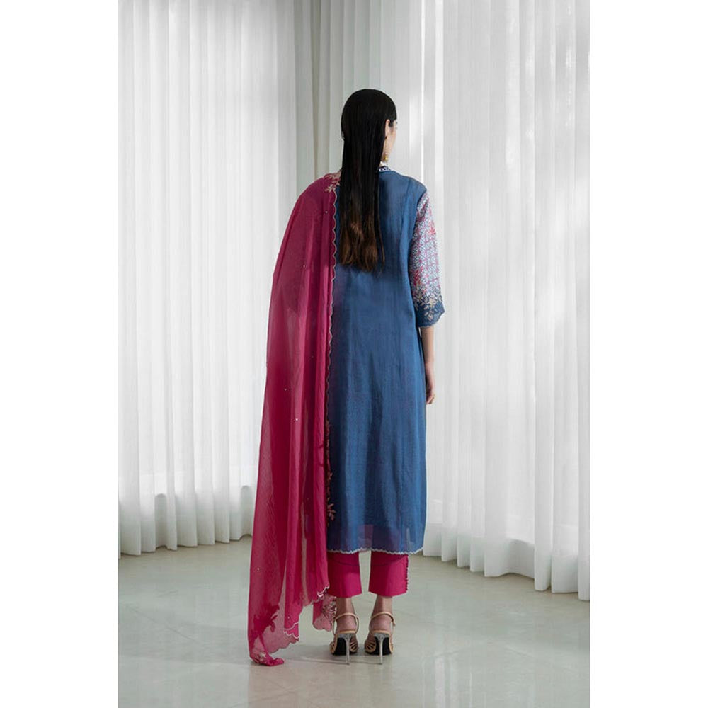 MANDIRA WIRK Women Mulmul Indigo Kurta with Pant and Dupatta