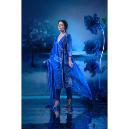 MANDIRA WIRK Women Chanderi Indigo Kurta with Pant and Dupatta
