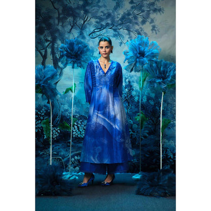 MANDIRA WIRK Women Chanderi Blue Kurta with Pant and Dupatta