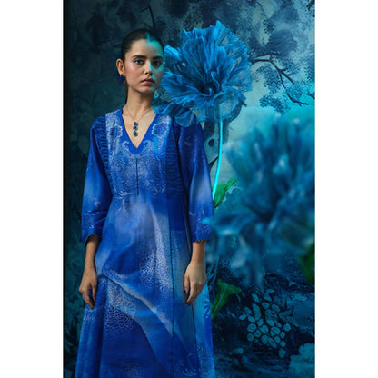 MANDIRA WIRK Women Chanderi Blue Kurta with Pant and Dupatta