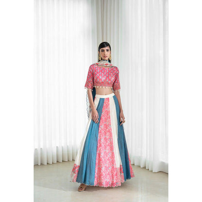 MANDIRA WIRK Printed Lehenga Blouse With Dupatta