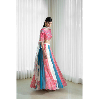 MANDIRA WIRK Printed Lehenga Blouse With Dupatta
