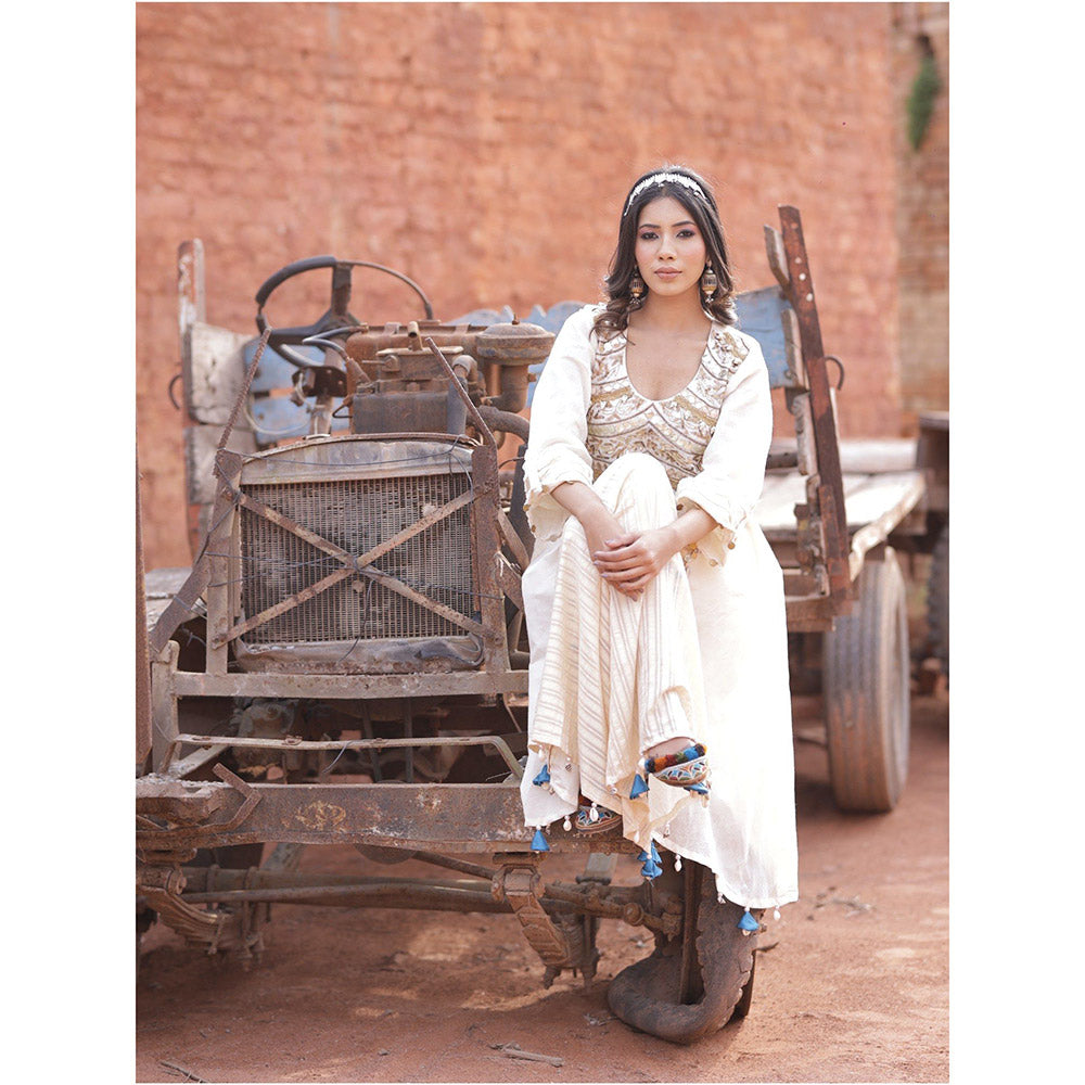 Mani Dua Khanna Coin N Shell Work Ivory Kurta with Pant (Set of 2)