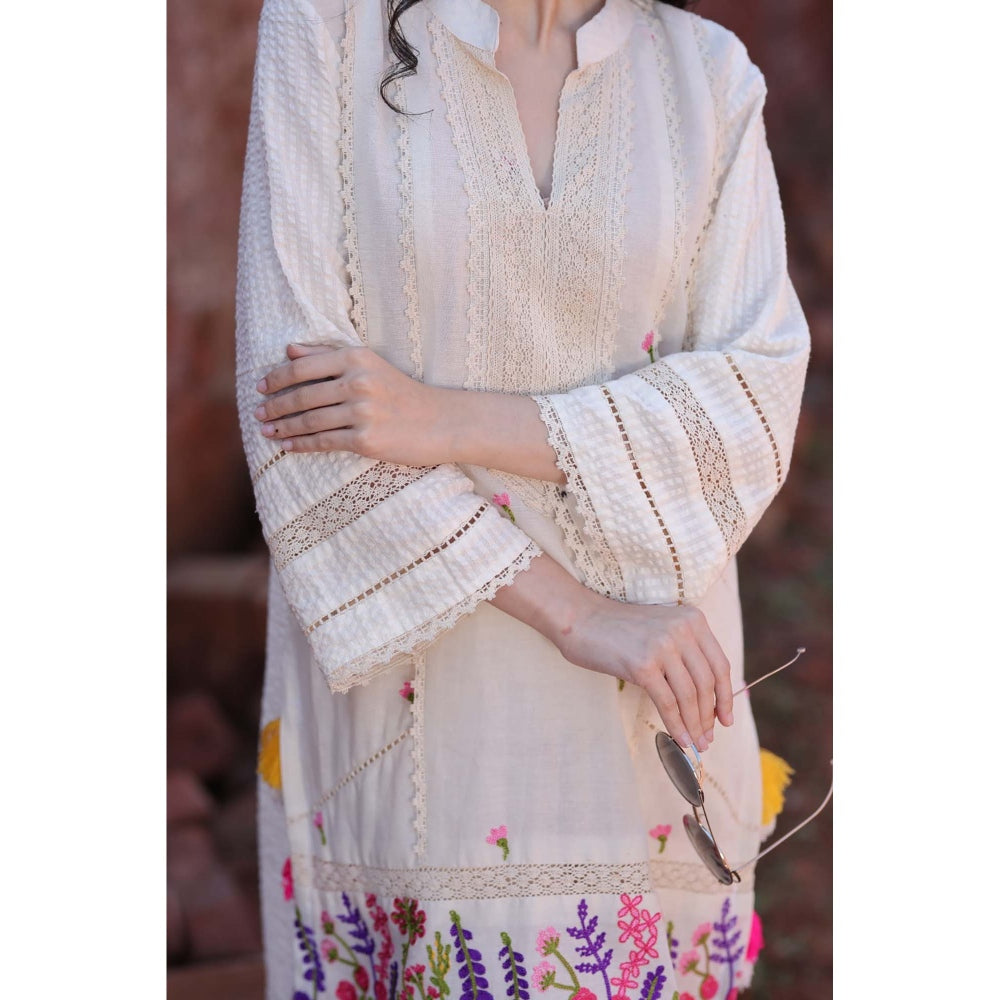 Mani Dua Khanna Ivory Crinkle Embroidery Kurta with Pant (Set of 2)
