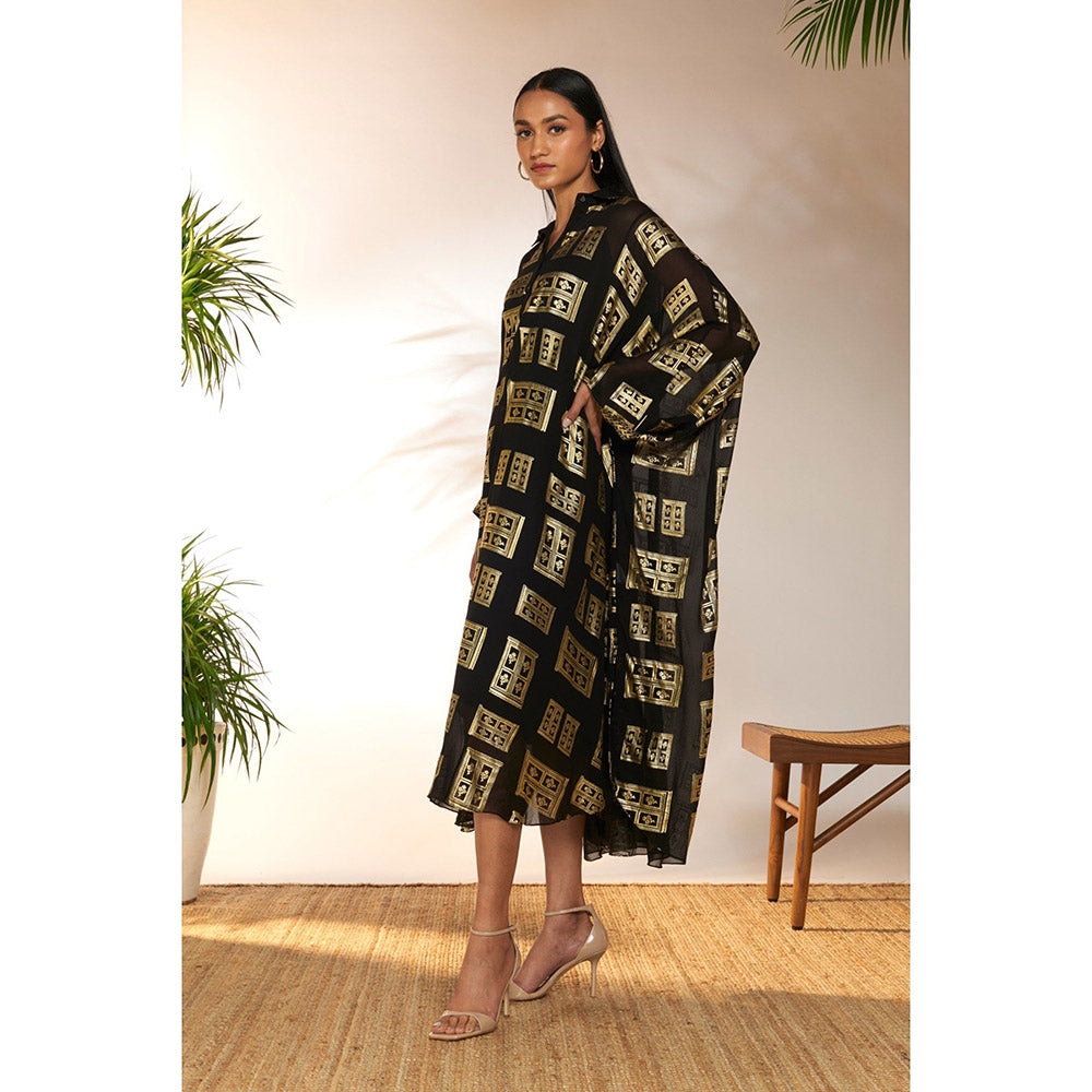 Masaba Black Open Doors Foil Collar Kaftan with Slip (Set of 2)