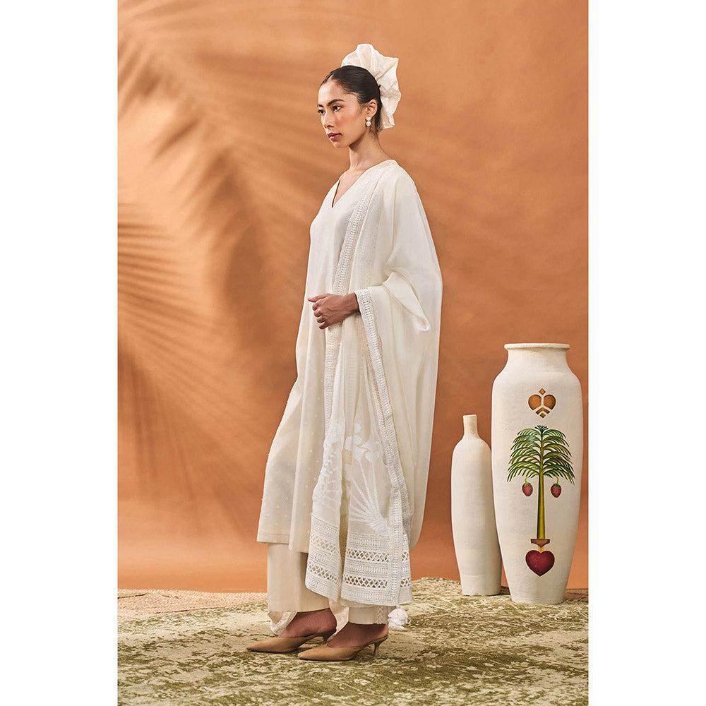 Masaba Ivory Kurta with Pant and Dupatta (Set of 3)