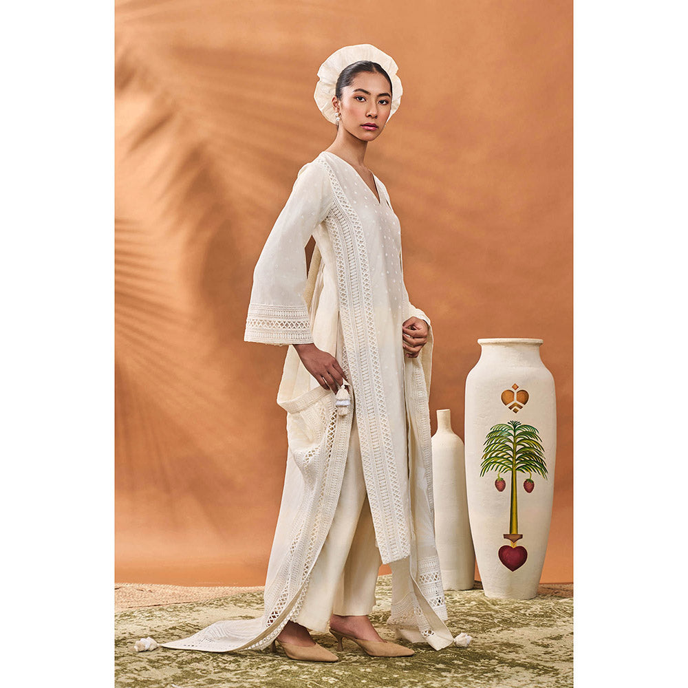 Masaba Ivory Kurta with Pant and Dupatta (Set of 3)