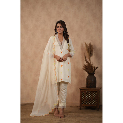 Masoomm Off White Embroidered Kurta with Pant and Dupatta (Set of 3)