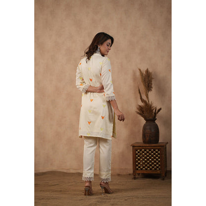 Masoomm Off White Embroidered Kurta with Pant and Dupatta (Set of 3)
