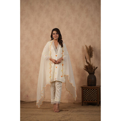Masoomm Off White Embroidered Kurta with Pant and Dupatta (Set of 3)