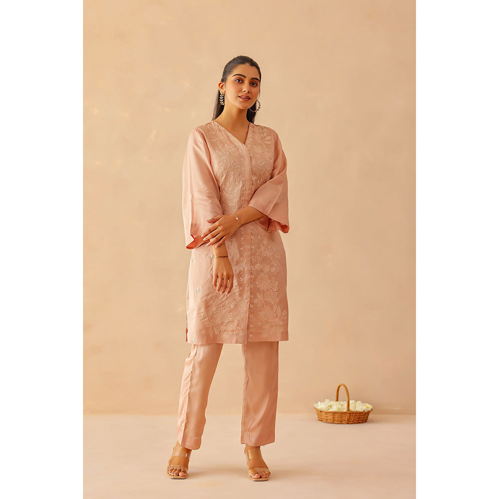 Masoomm Dusty Pink Lily Embroidered Kurta and Pant (Set of 2)