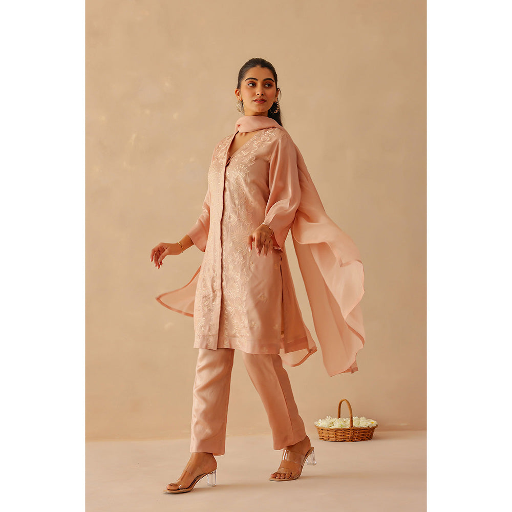Masoomm Dusty Pink Lily Embroidered Kurta with Pant and Dupatta (Set of 3)