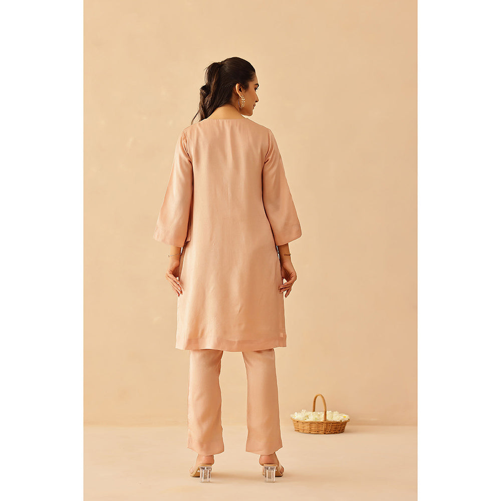 Masoomm Dusty Pink Lily Embroidered Kurta with Pant and Dupatta (Set of 3)