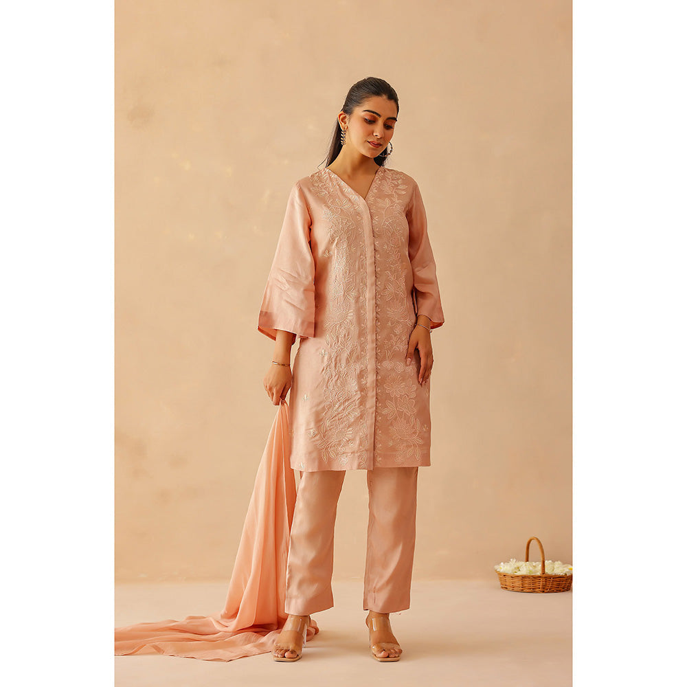 Masoomm Dusty Pink Lily Embroidered Kurta with Pant and Dupatta (Set of 3)