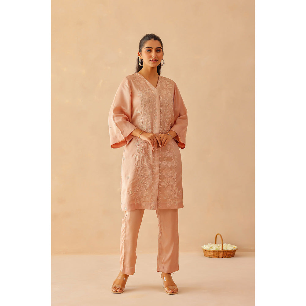 Masoomm Dusty Pink Lily Embroidered Kurta with Pant and Dupatta (Set of 3)
