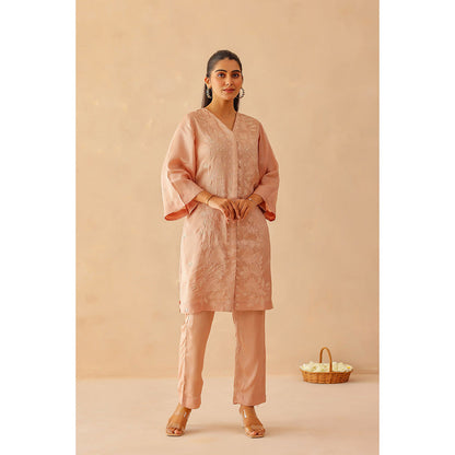 Masoomm Dusty Pink Lily Embroidered Kurta with Pant and Dupatta (Set of 3)