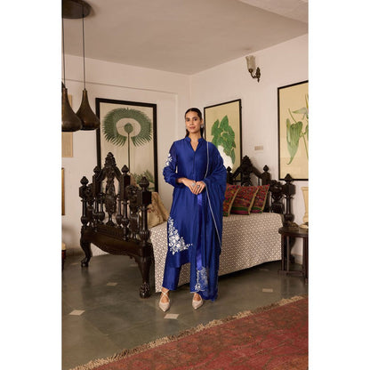 MEESA Blue Embroidered Chanderi Silk Kurta with Pant and Dupatta (Set of 3)