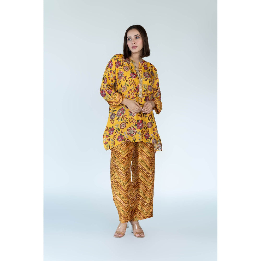 Meghna Panchmatia Yellow Royal Floral Print Co-Ord (Set of 2)