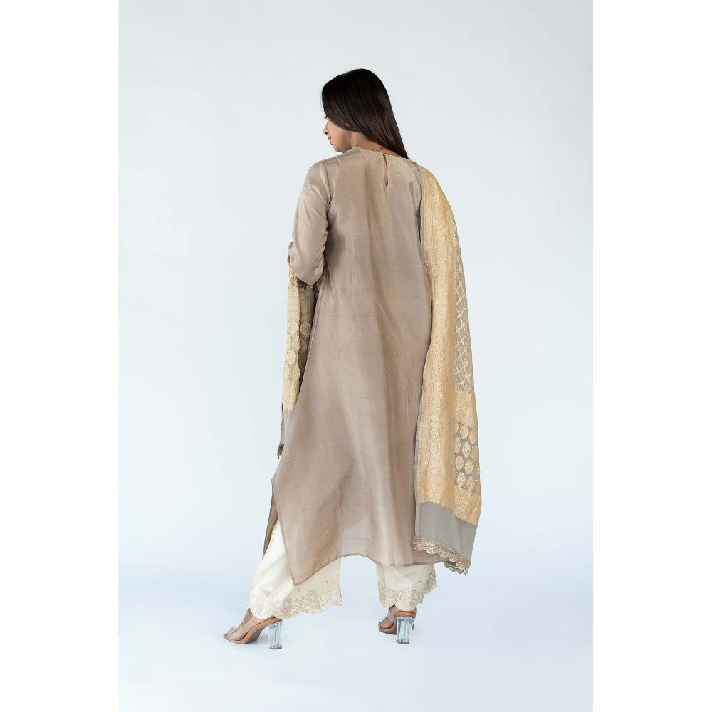 Meghna Panchmatia Beige Ombre Kurta with Bandhej Dupatta (Set of 2)