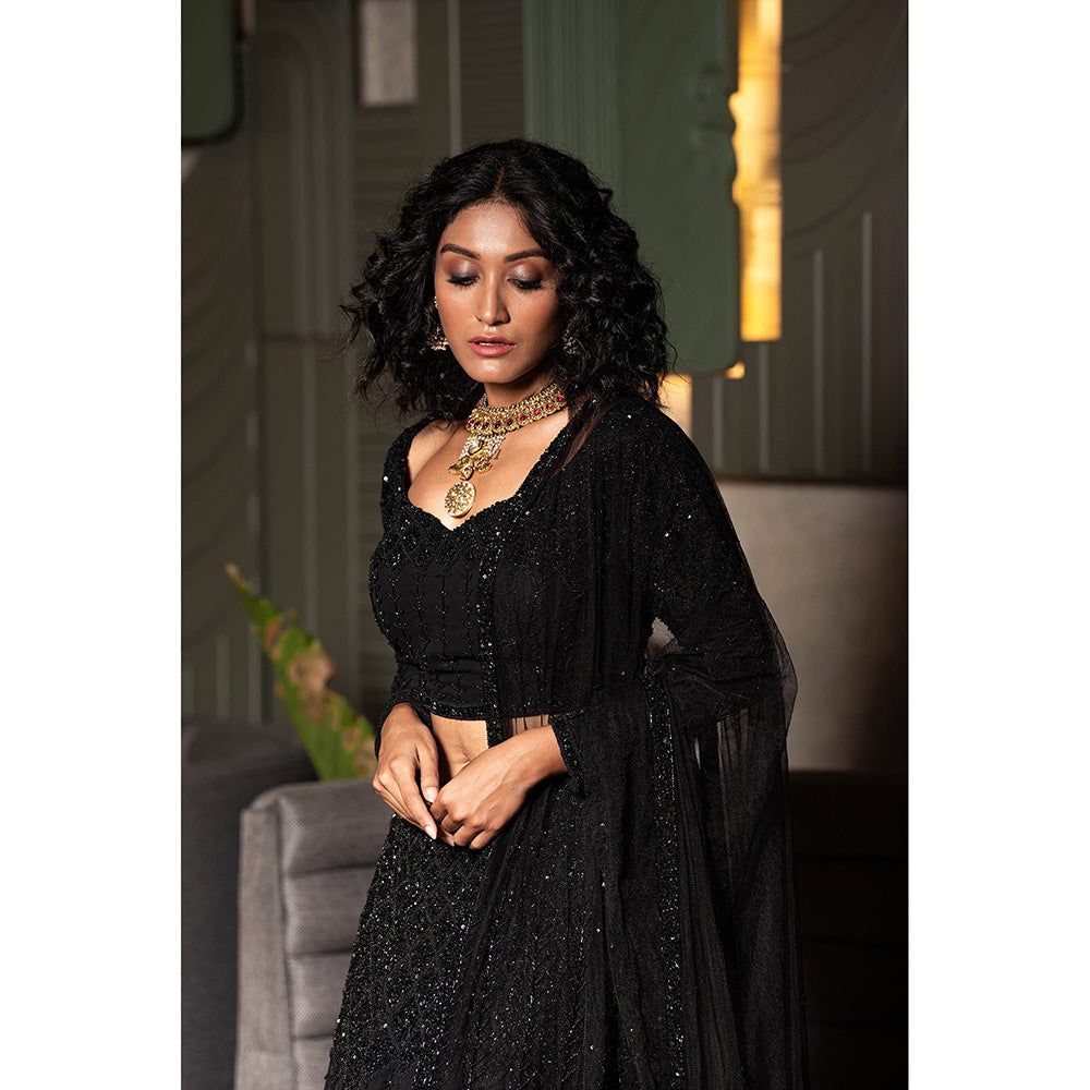 Midushi Bajoria Black Heavy Georgette Lehenga with Hand Embroidery Blouse & Dupatta (Set of 3)