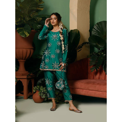 Midushi Bajoria Silk Chanderi Hand Embellishment In Star Pattern Kurta with Pant (Set of 2)