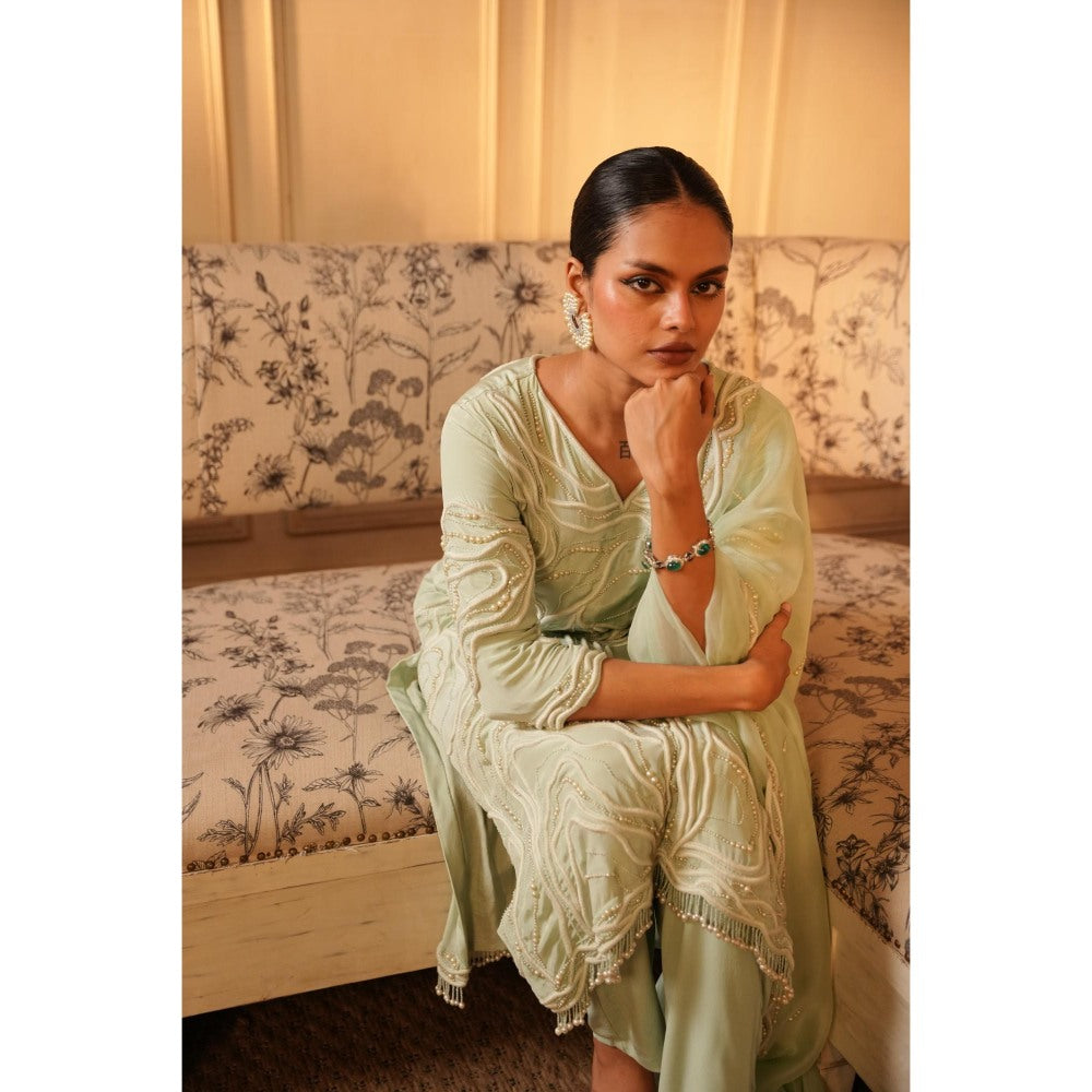 Midushi Bajoria Green Tt Kurta with Pant and Dupatta (Set of 3)