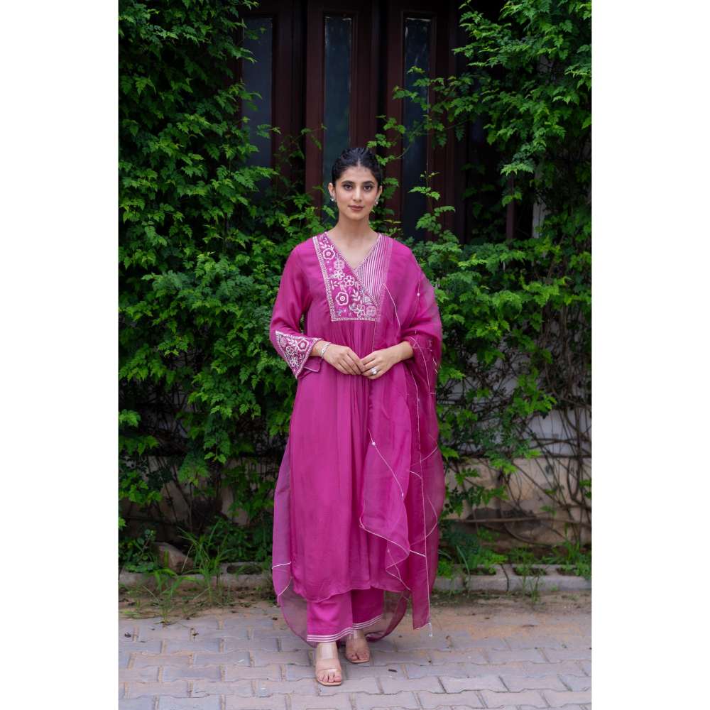 MINSH Cerise Purple Kurta With Pant And Dupatta (Set of 3)