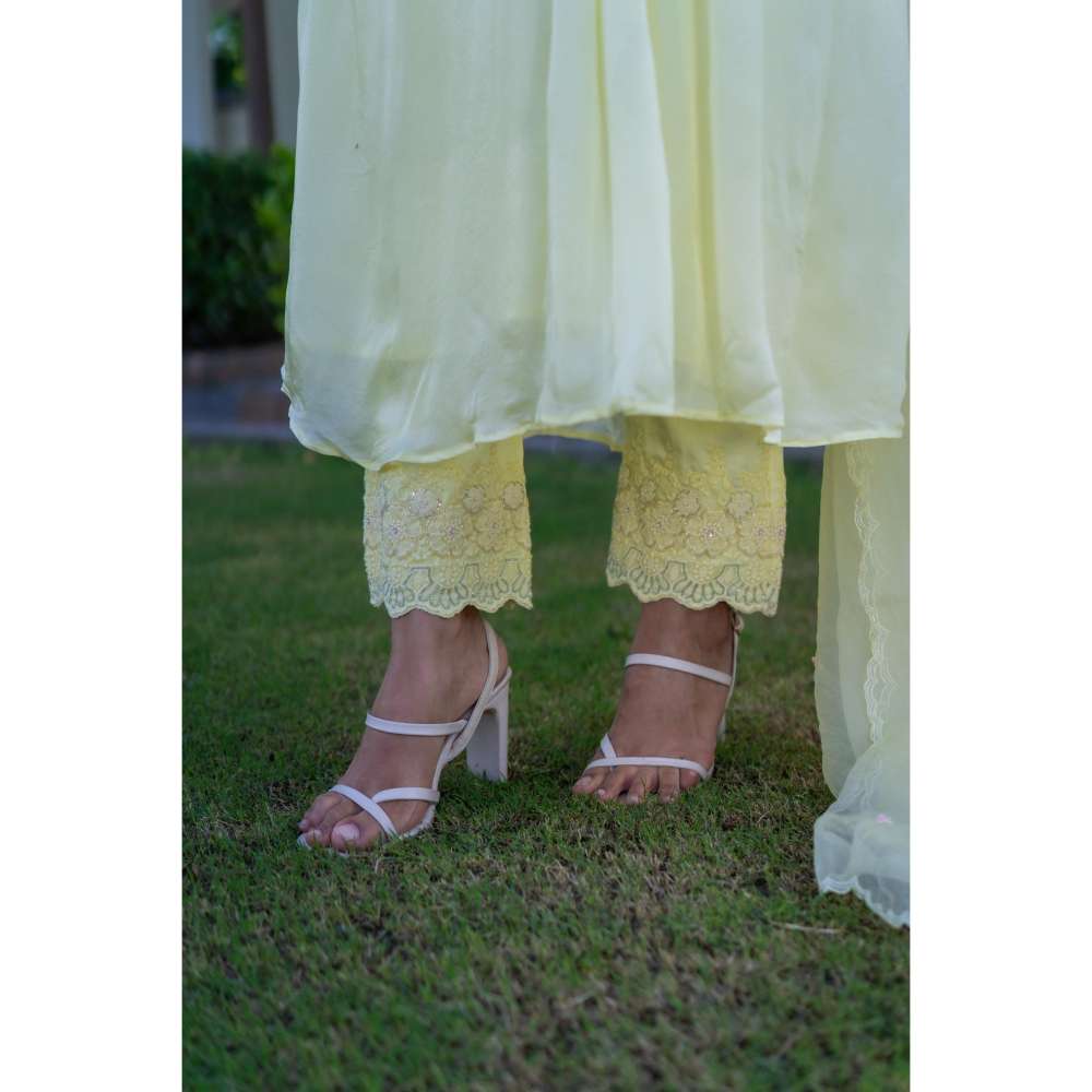 MINSH Primrose Yellow Kurta With Pant And Dupatta (Set of 3)