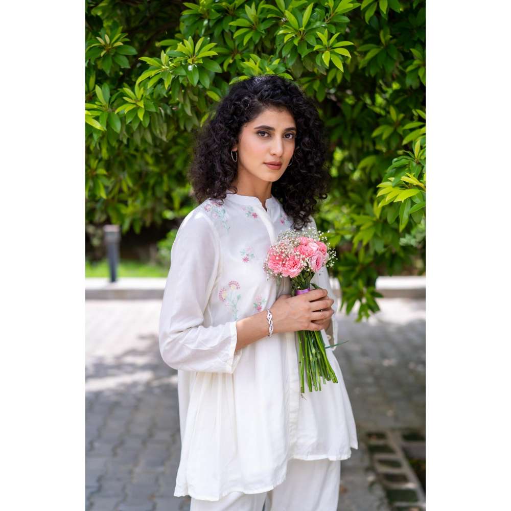 MINSH Tulip White Co-Ord (Set of 2)