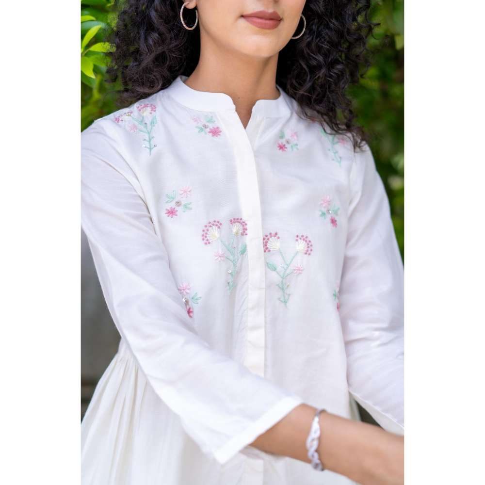 MINSH Tulip White Co-Ord (Set of 2)