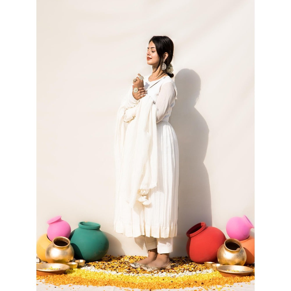 MITHI SUPARI Ivory Gulmohar Angarkha Kurta with Pant and Dupatta (Set of 3)