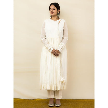 MITHI SUPARI Ivory Gulmohar Angarkha Kurta with Pant and Dupatta (Set of 3)