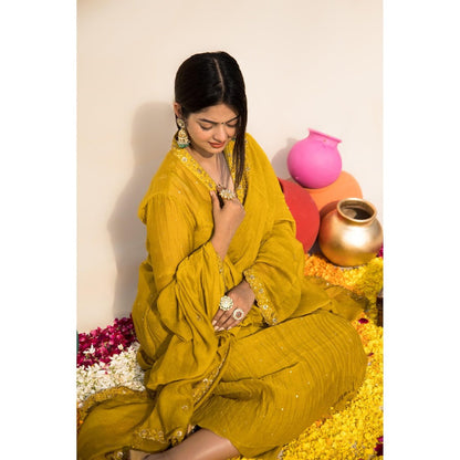 MITHI SUPARI Mustard Chameli Kurta with Pant and Dupatta (Set of 3)