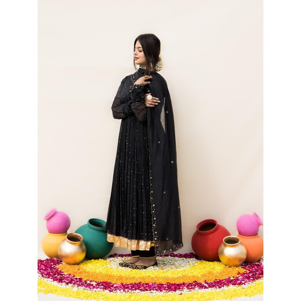 MITHI SUPARI Black Nargis Anarkali Kurta with Pant and Dupatta (Set of 3)