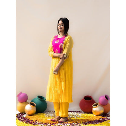 MITHI SUPARI Mango and Pink Basanti Kurta with Pant (Set of 2)