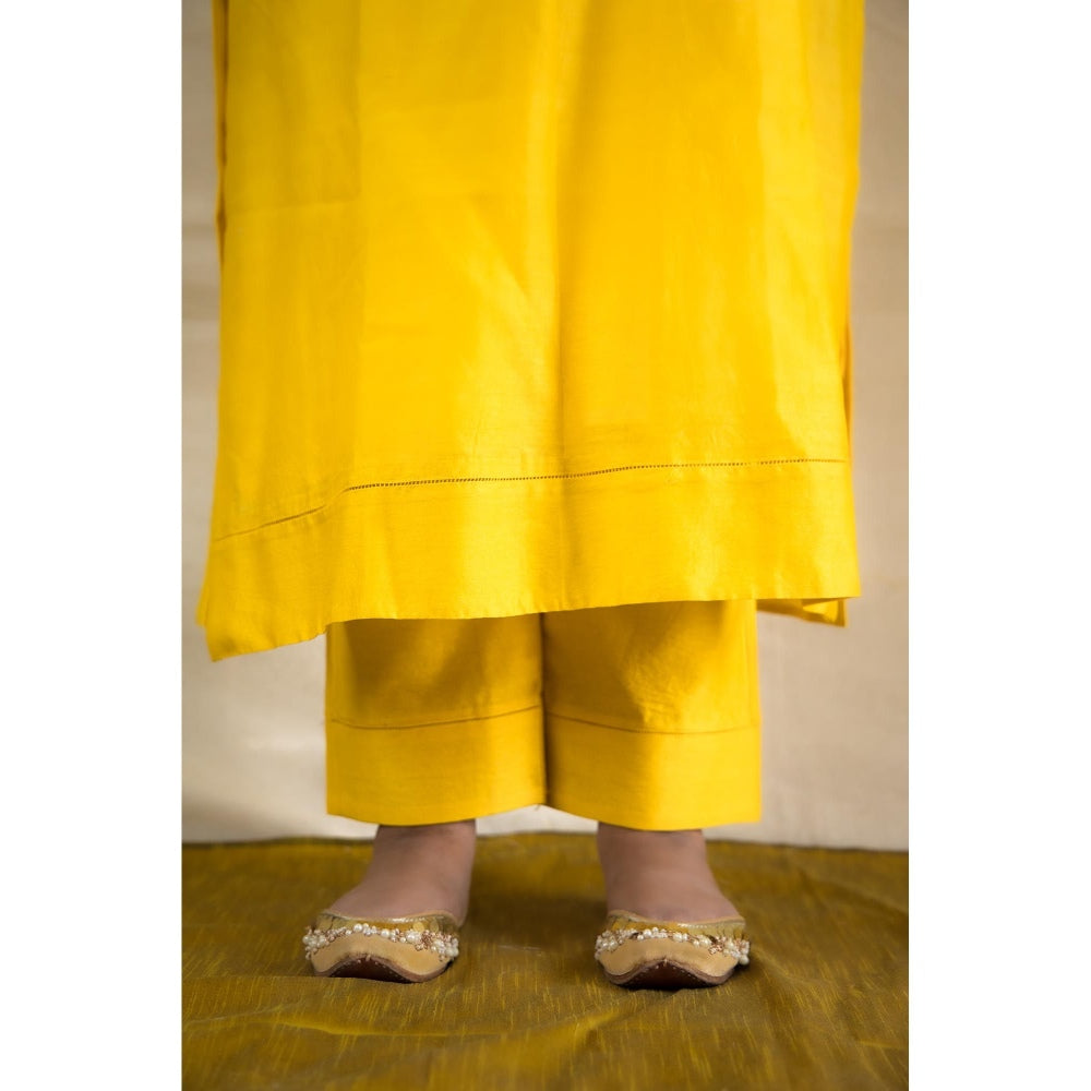 MITHI SUPARI Yellow Malti Kurta with Pant and Embroidered Dupatta (Set of 3)