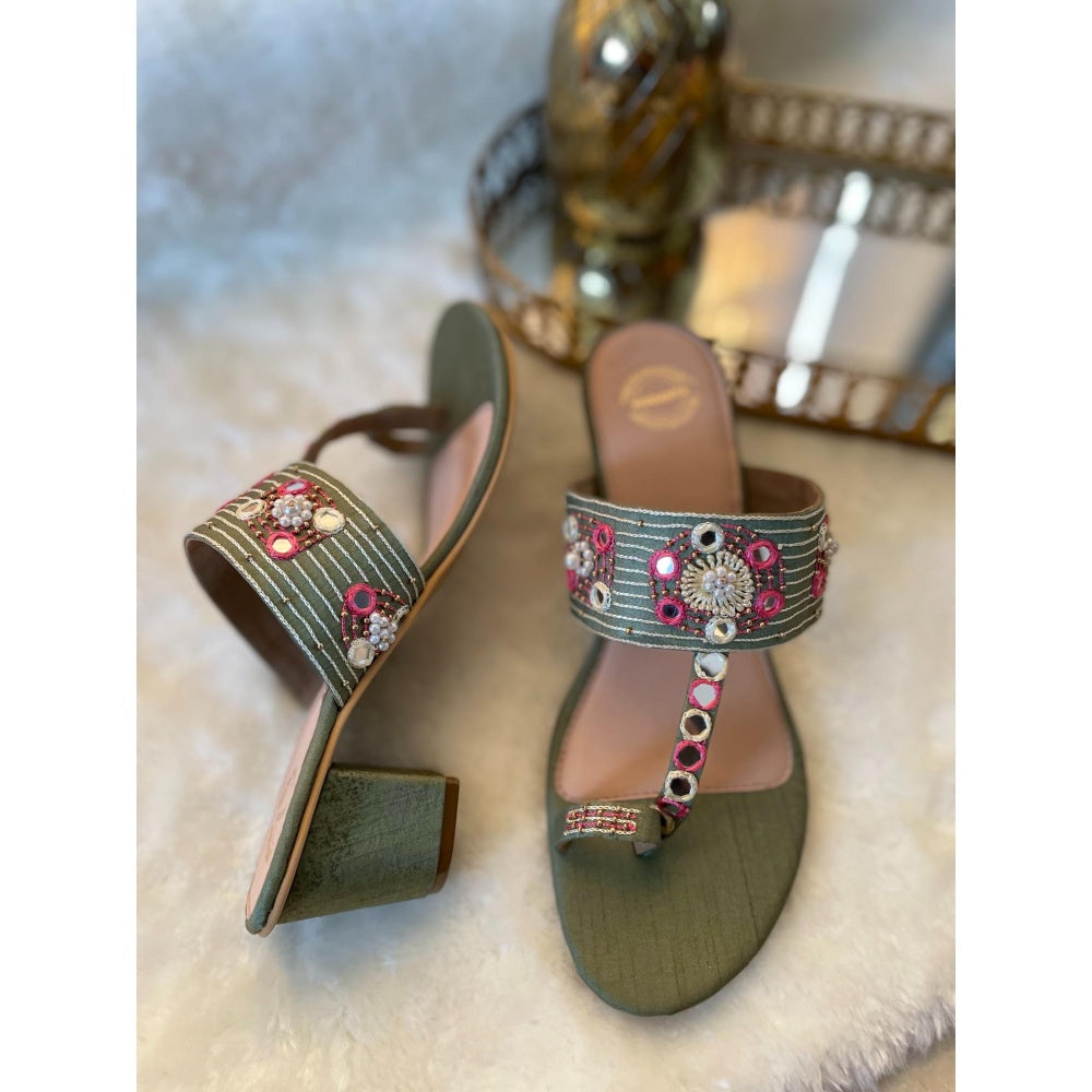 Modanta Green Mirror Kohlapuris