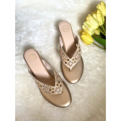 Modanta Gota V-Strap Gold Wedges