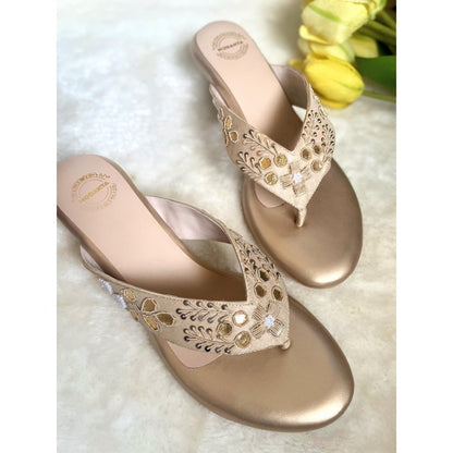 Modanta Gota V-Strap Gold Wedges