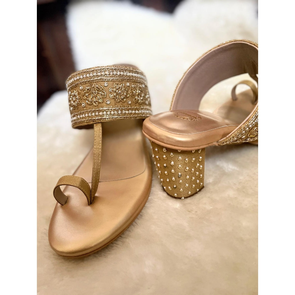 Modanta Gold Zardozi Kolhapuris