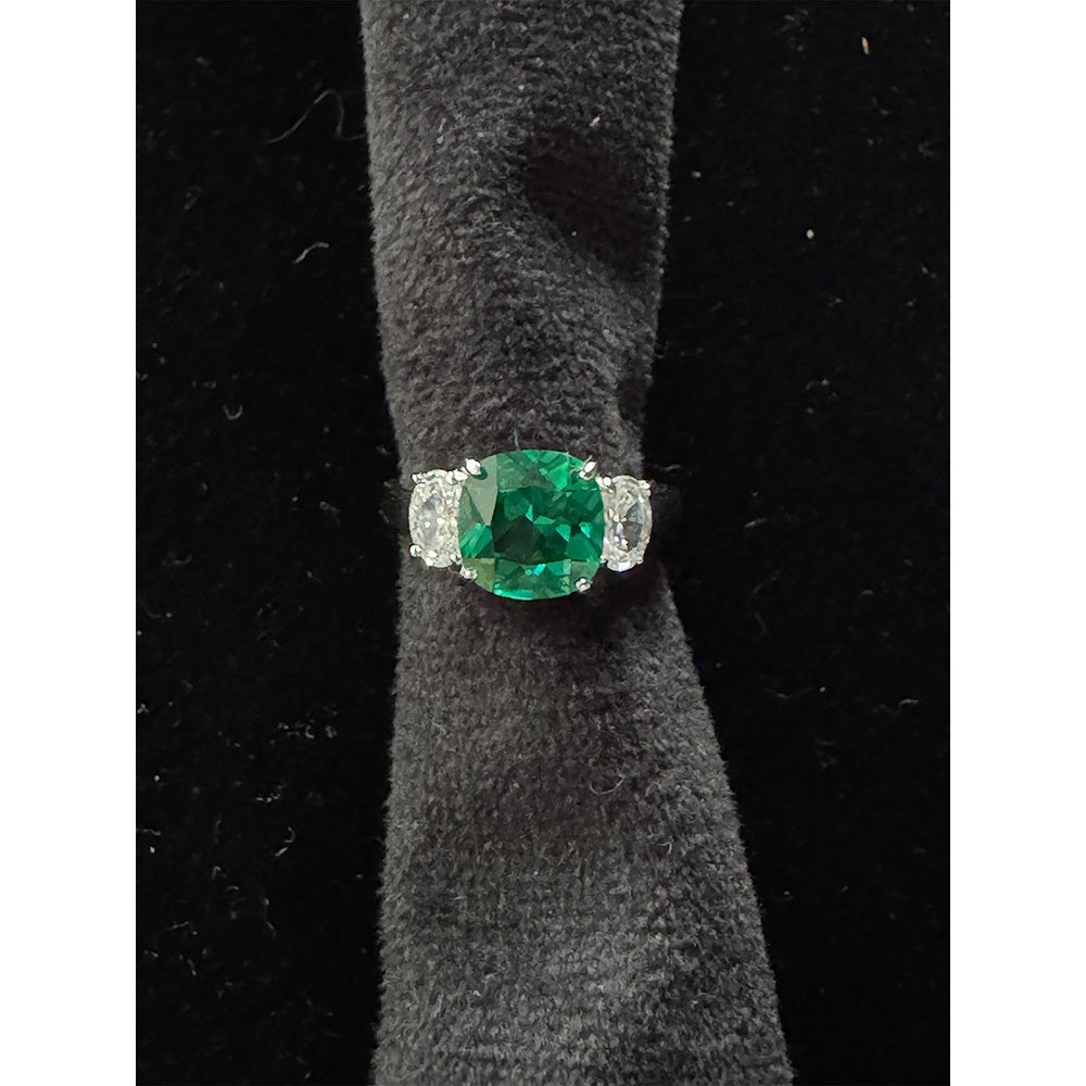 Mon Tresor Green Cushion Cut With Ovals Ring