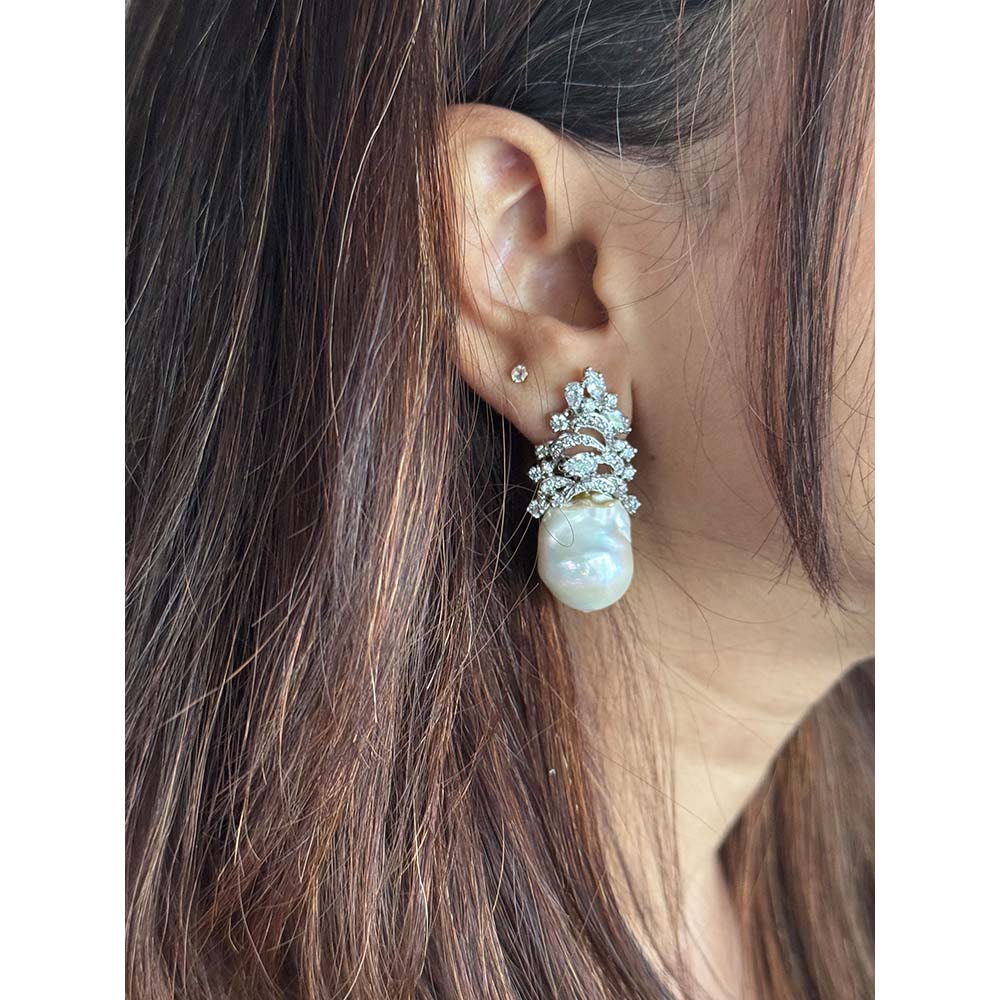 Mon Tresor Ocean Crest Earrings - White