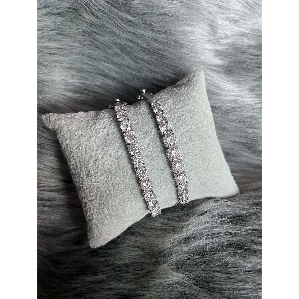 Mon Tresor Graded Round 1/4 Oval Bangle - White